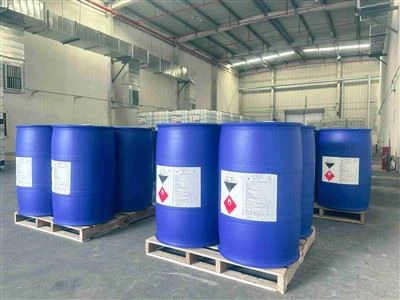 Acetato di etile con solvente chimico organico al 99,9%.